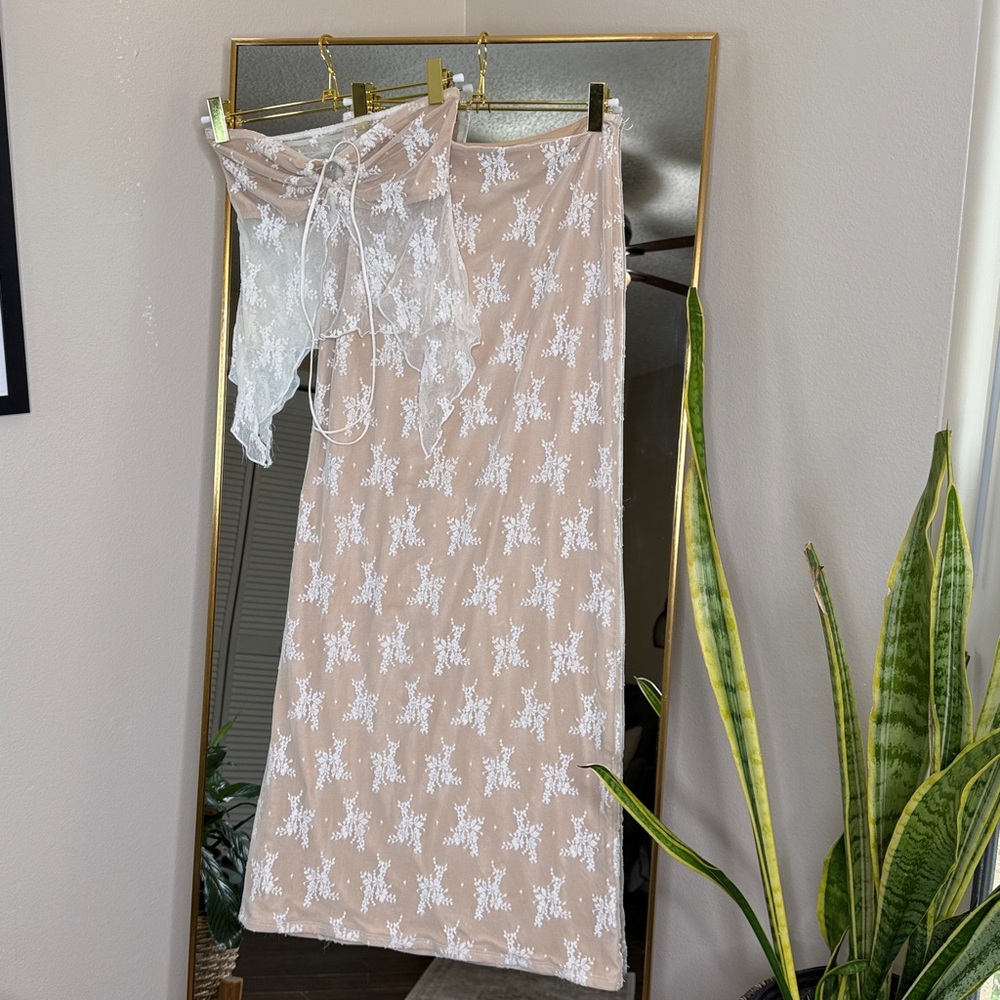 Tiger Mist Karolina Lace Maxi Skirt Set - Picture 8 of 9